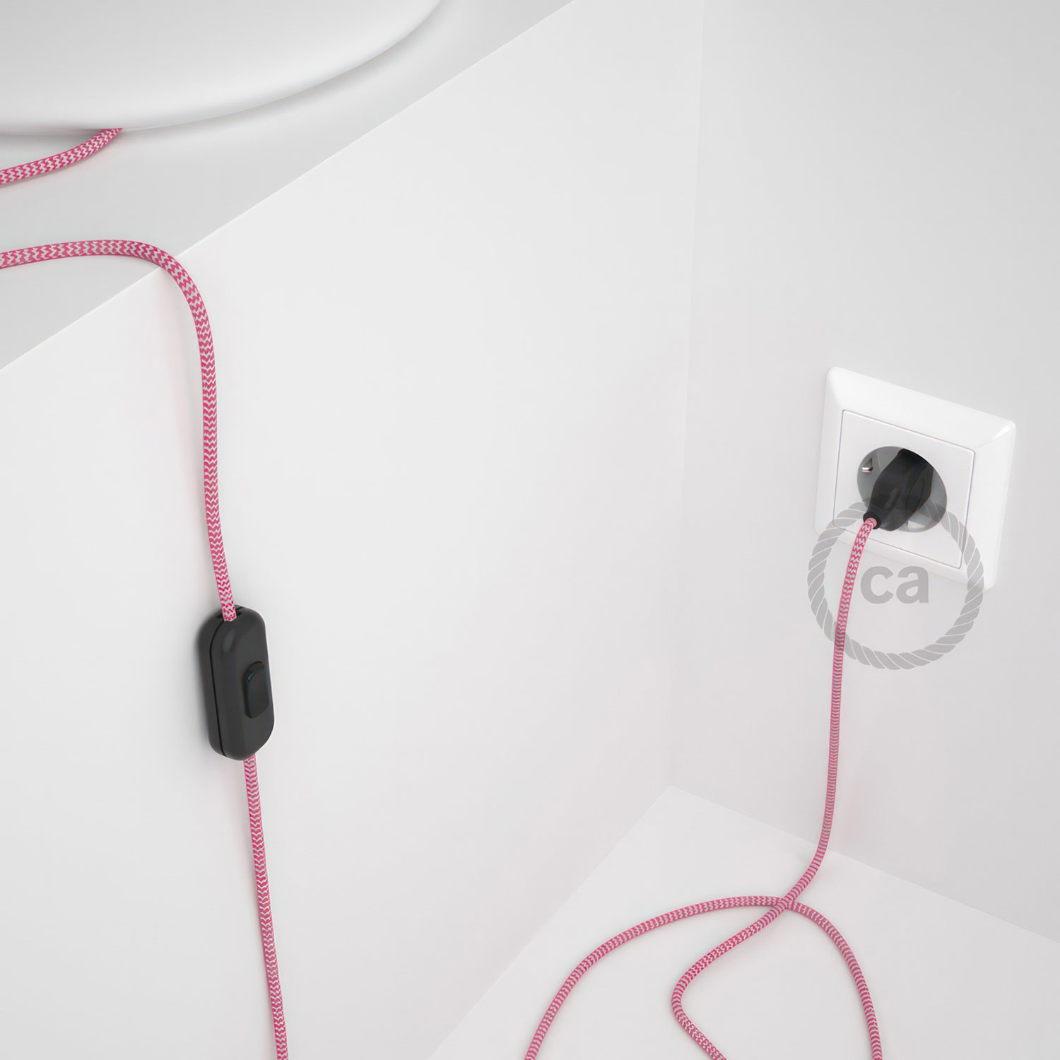 Lamp wiring, RZ08 Fuchsia ZigZag Rayon 1,80 m. Choose the colour of the switch and plug.