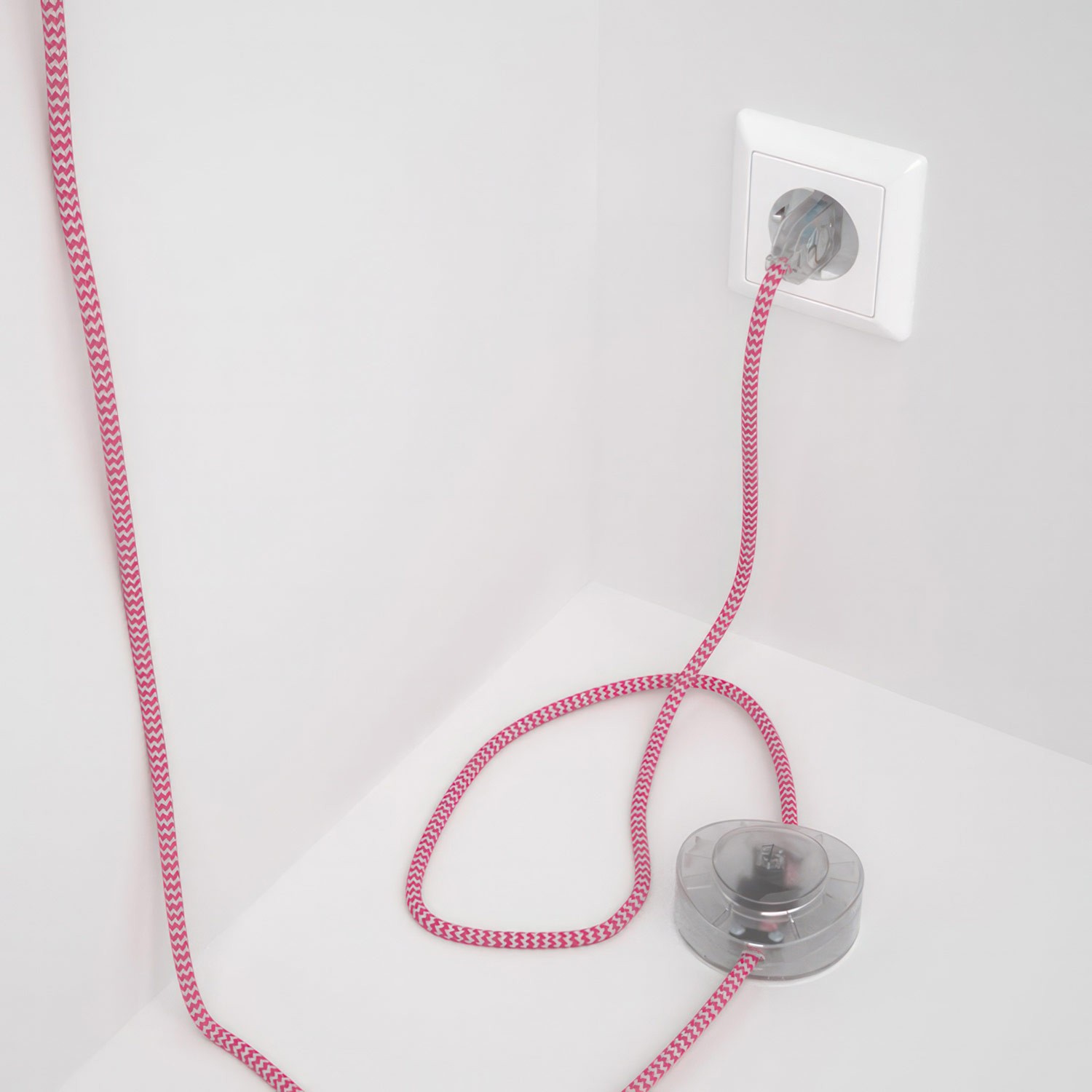Wiring Pedestal, RZ08 Fuchsia ZigZag Rayon 3 m. Choose the colour of the switch and plug.