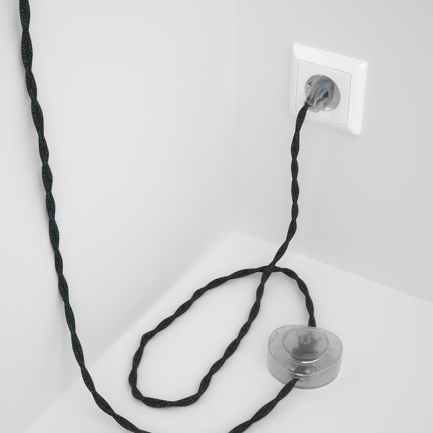 Wiring Pedestal, TN03 Anthracite Natural Linen 3 m. Choose the colour of the switch and plug.