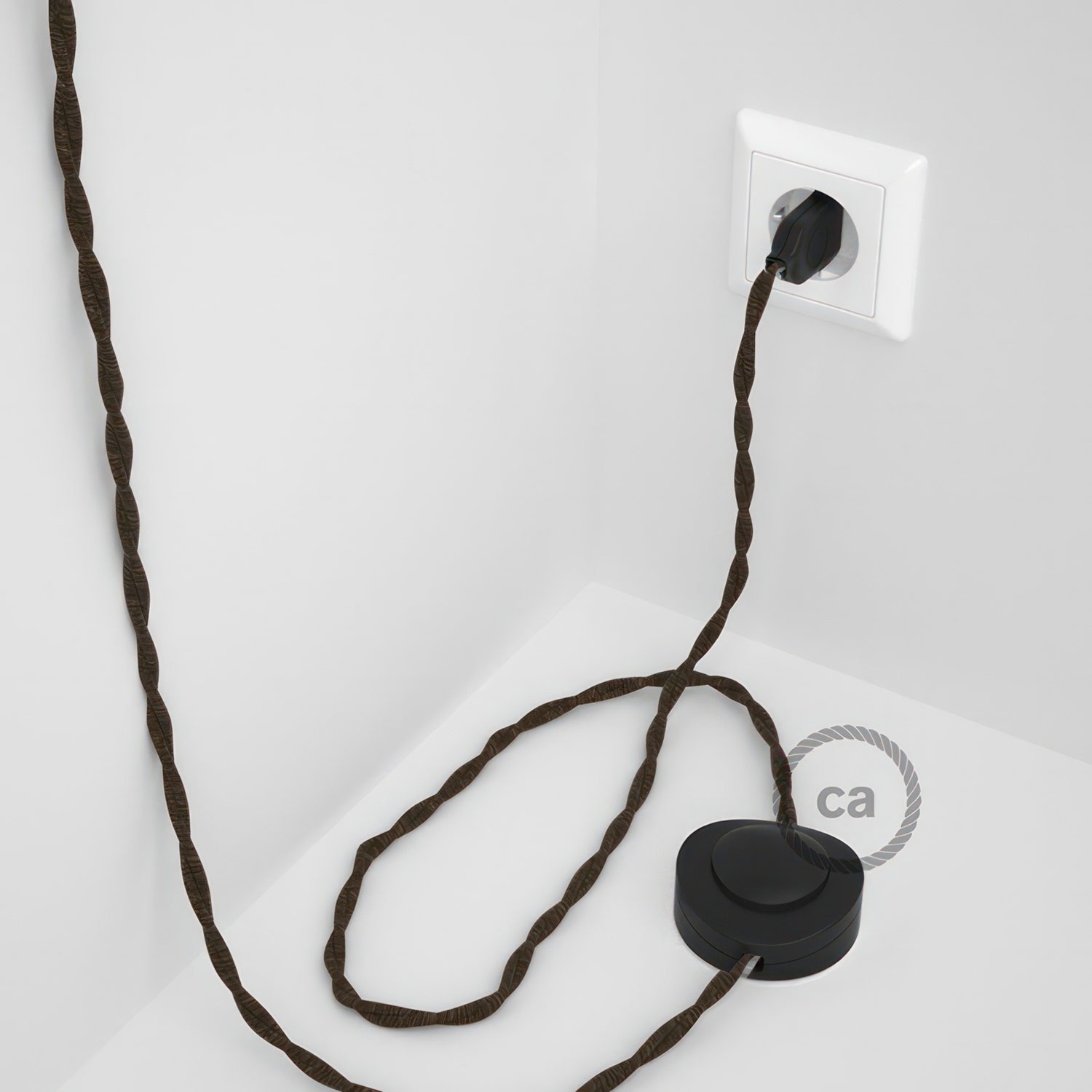 Wiring Pedestal, TN04 Brown Natural Linen 3 m. Choose the colour of the switch and plug.