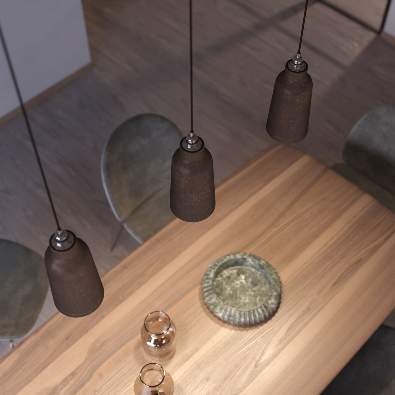 Lámpara colgante hecha en Italia con cable textil, pantalla Botella de cerámica y acabados metálicos