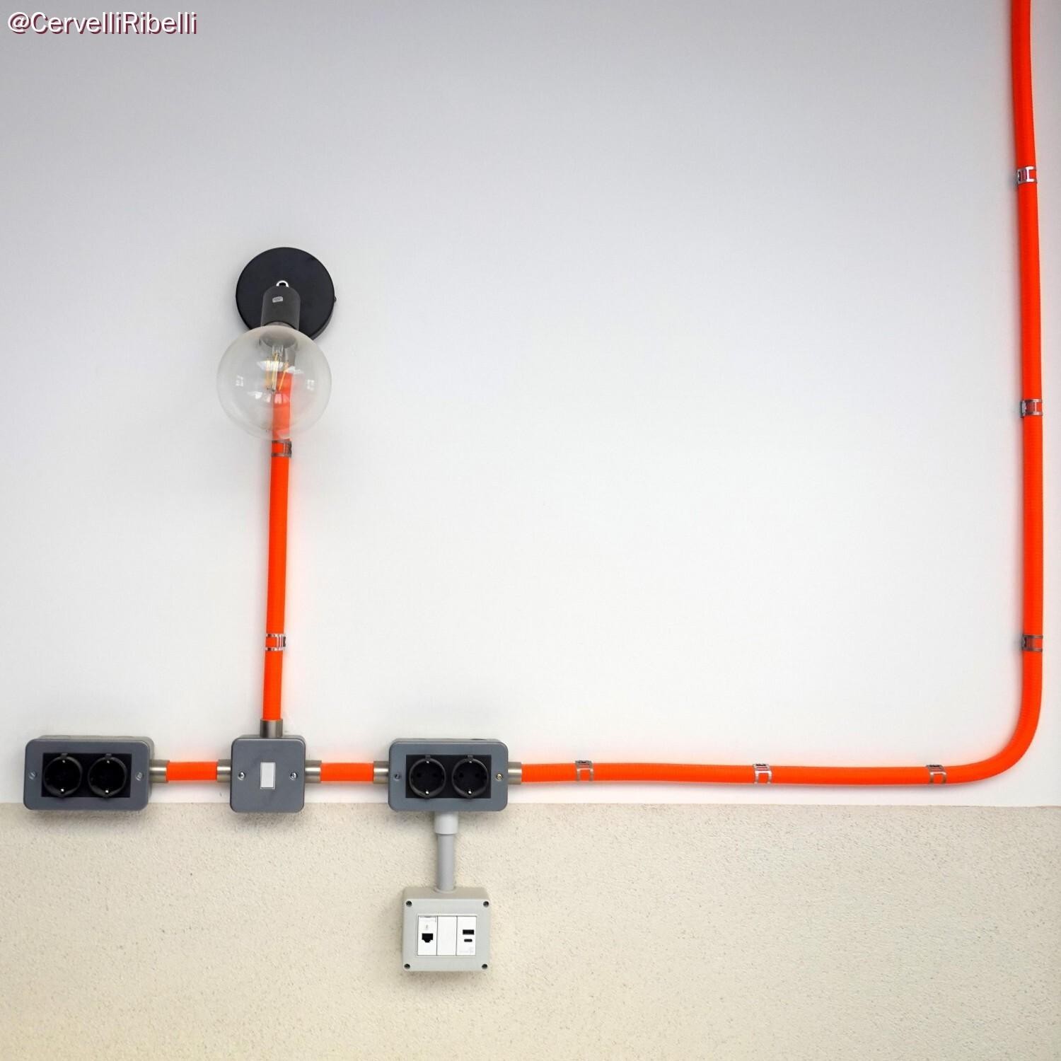 Creative Cables Caja Pared 2 Enchufes Ctbox-2uk UK Plug Grey