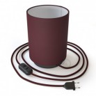 Posaluce de metal con pantalla de cilindro Bordeaux, completa con cable textil, interruptor y enchufe de 2 polos