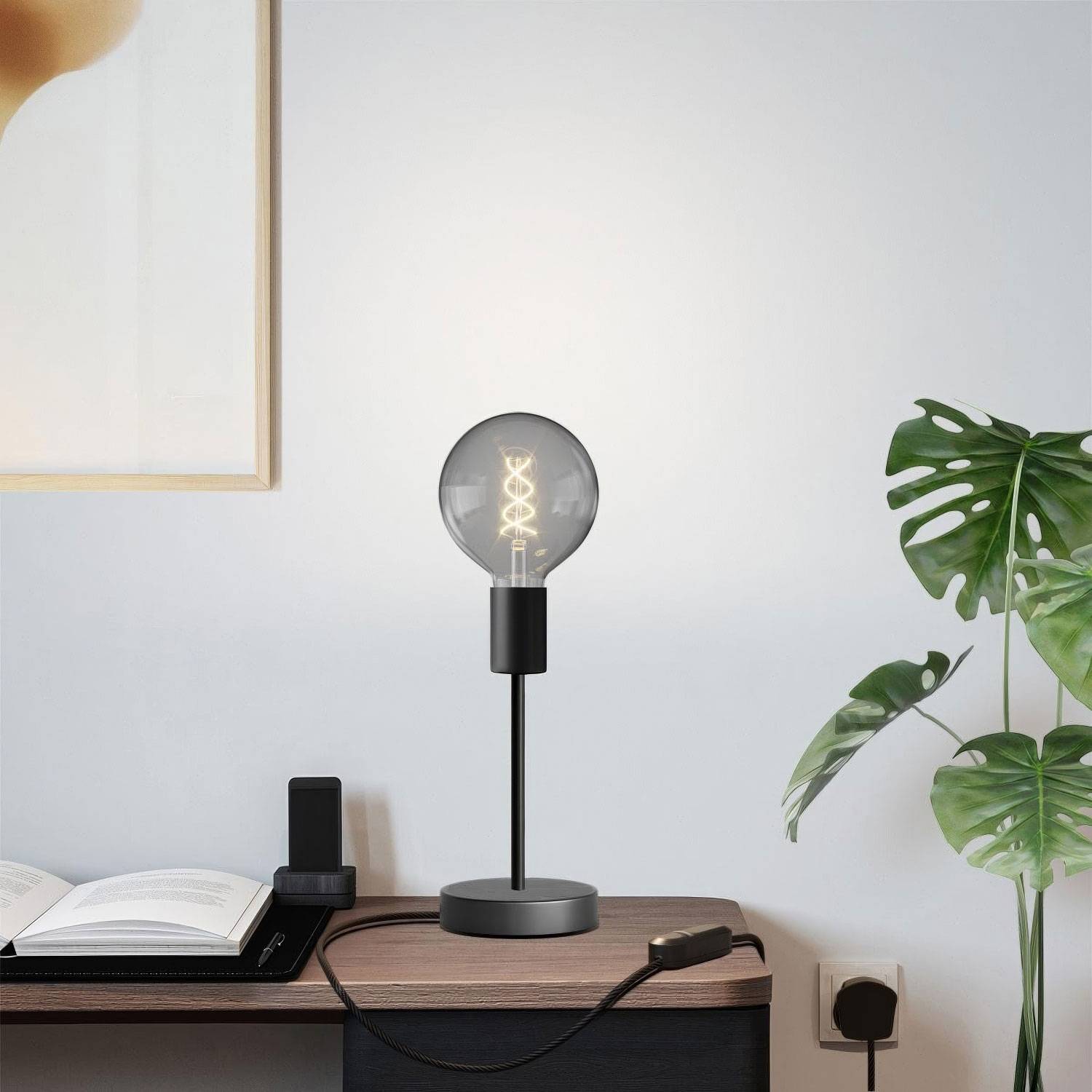 Alzaluce Globo Metal Table Lamp