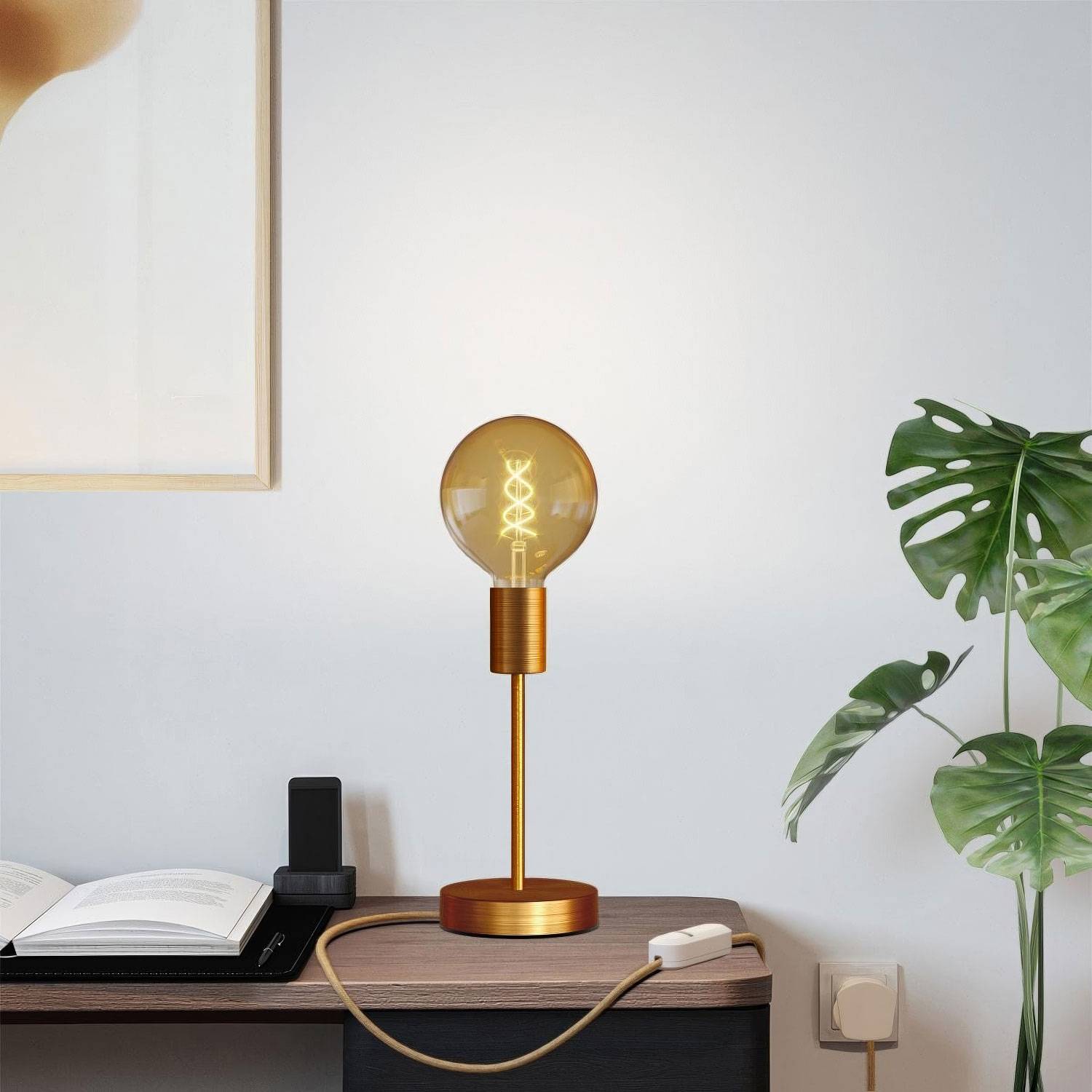 Alzaluce Globo Metal Table Lamp