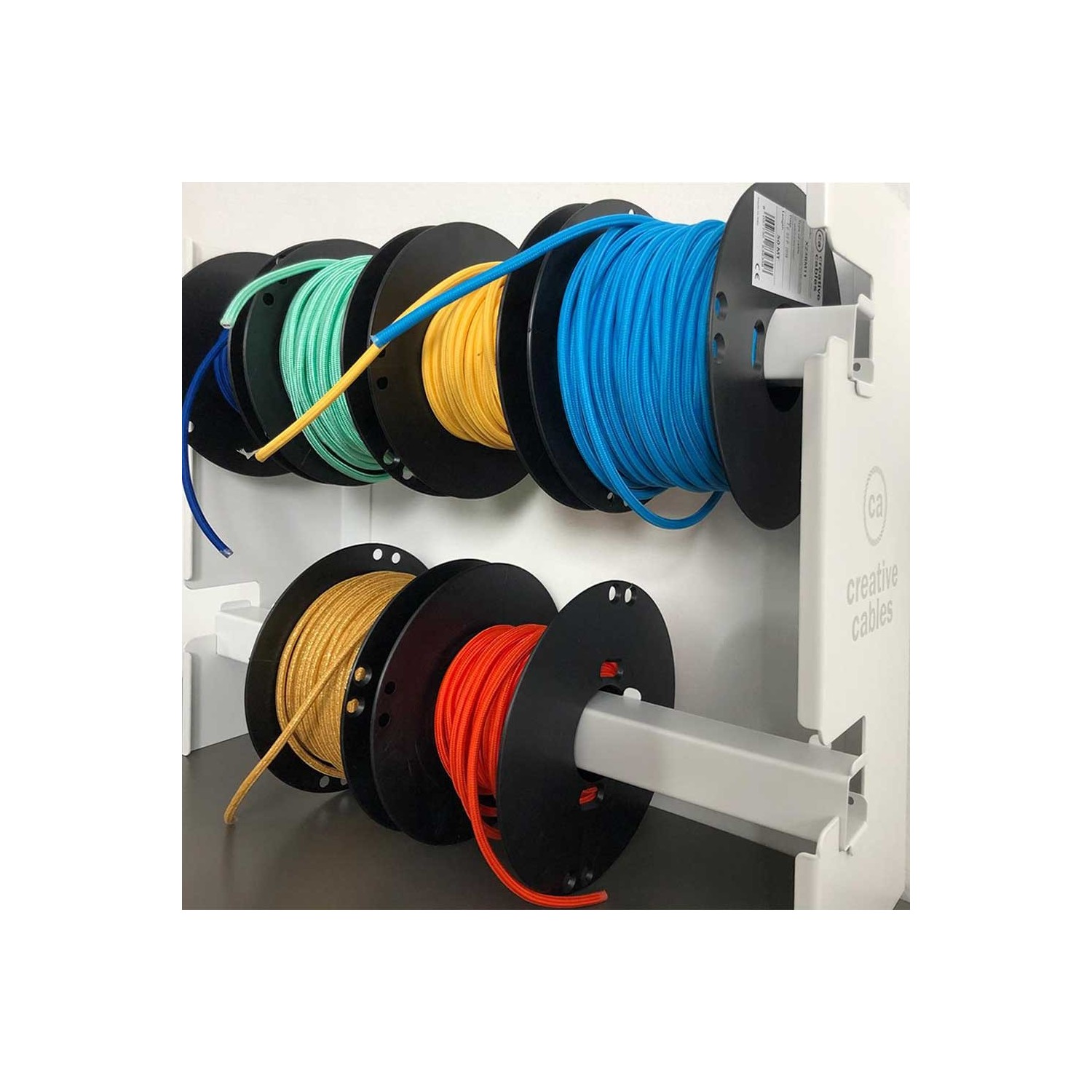 Display kit with logo for 8 reels of cable