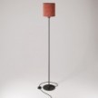 MAG-Y floor lamp with round metal base and Cilindro M shade