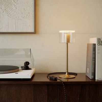 MAG-Y table lamp with round metal base and transparent Ghost bulb