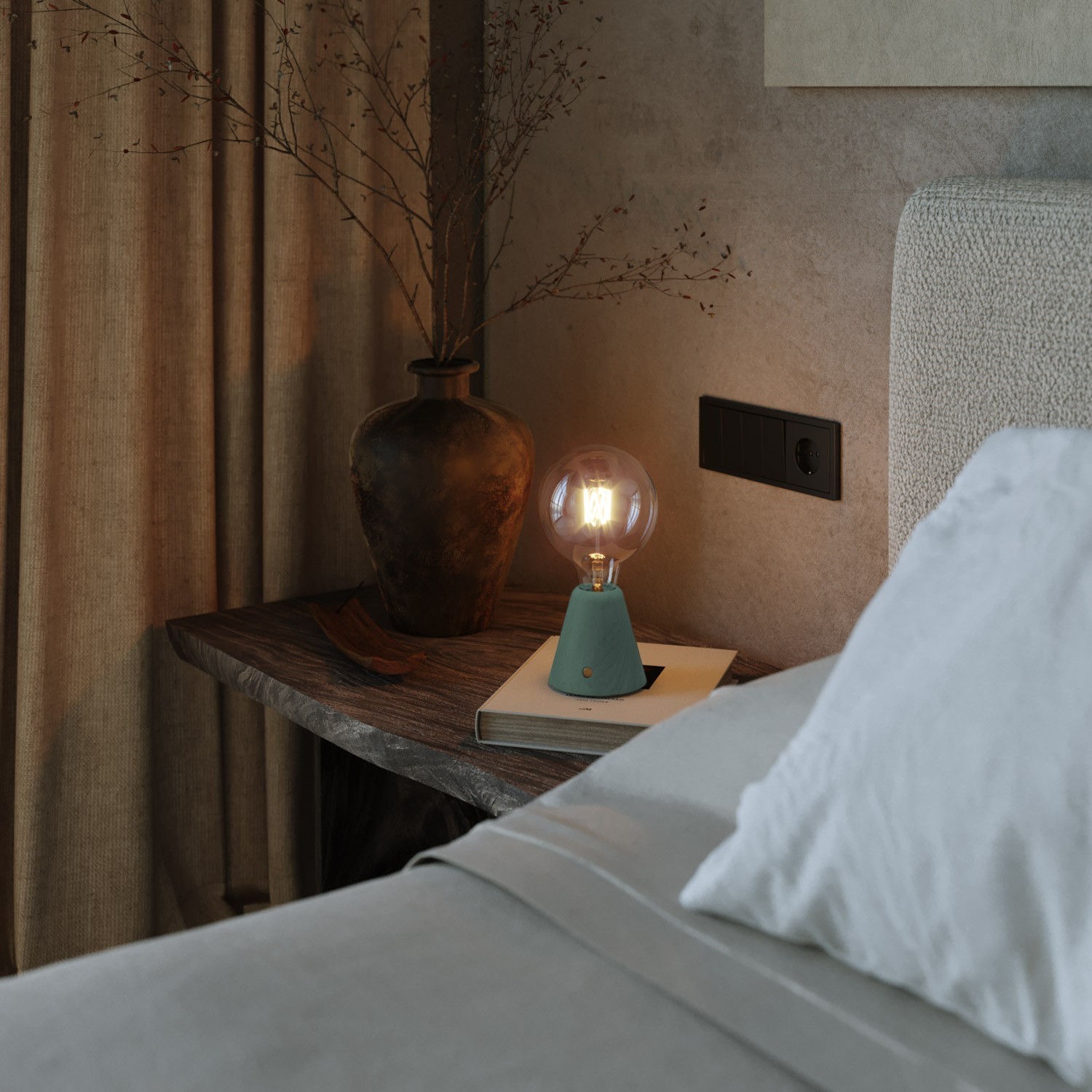 Portable and rechargeable Cabless01 lamp base