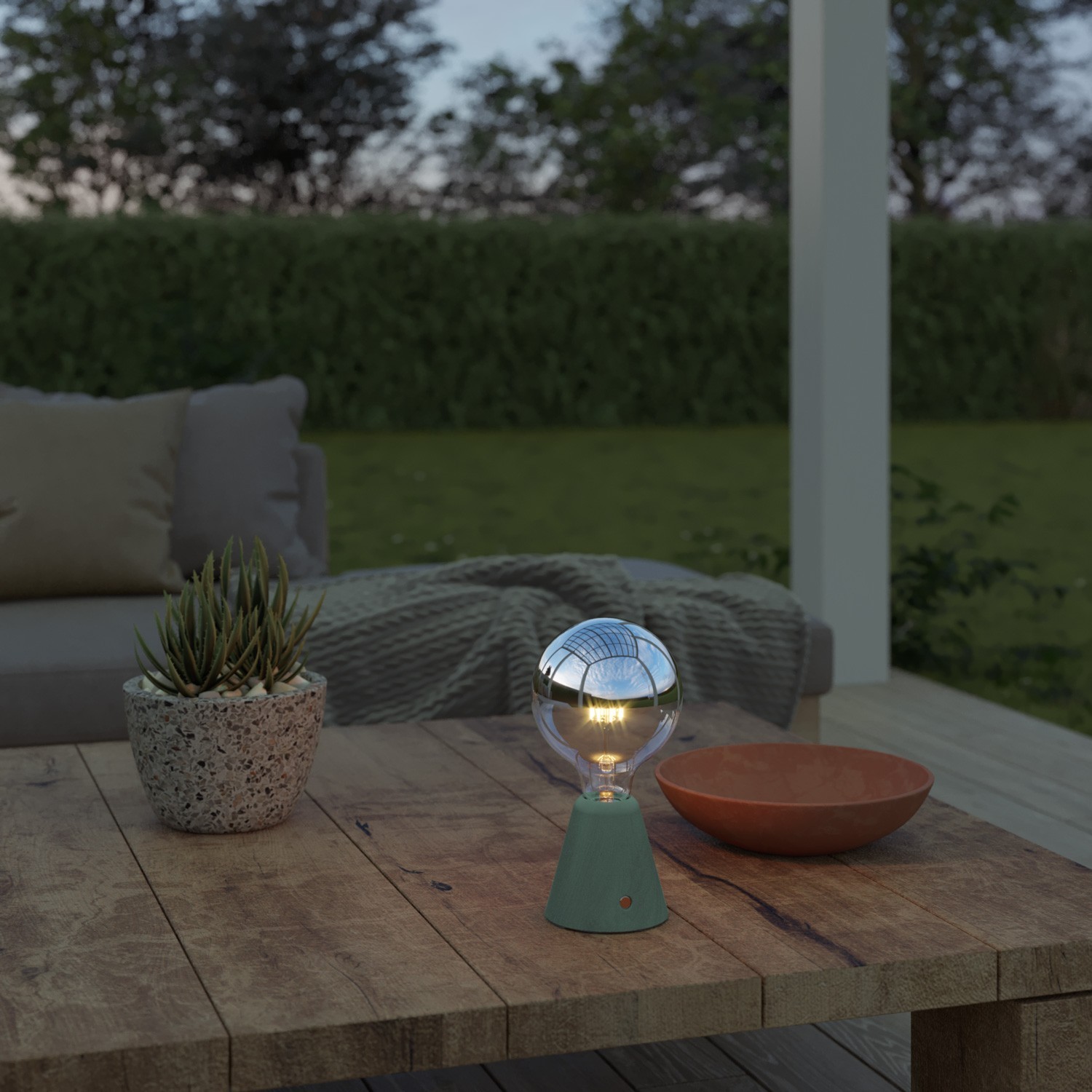 Portable and rechargeable Cabless01 lamp base