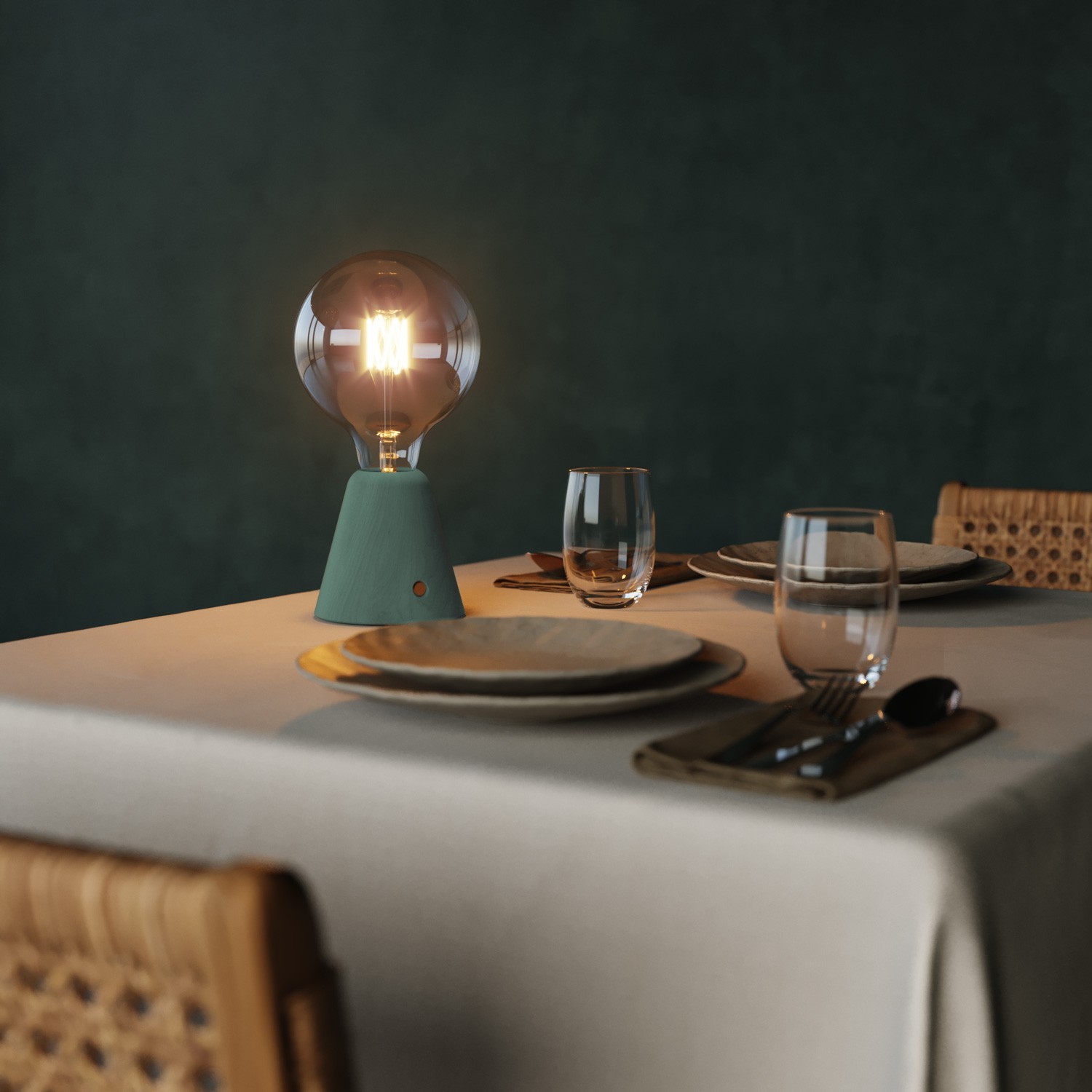 Portable and rechargeable Cabless01 lamp base