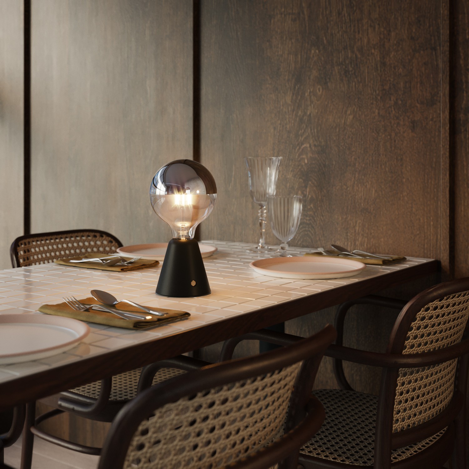 Portable and rechargeable Cabless01 lamp base