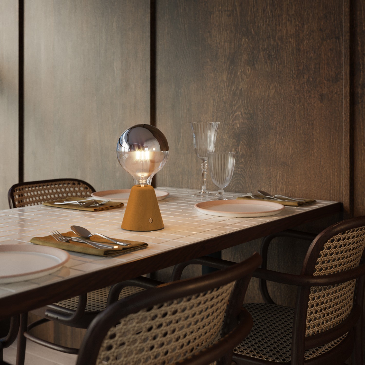 Portable and rechargeable Cabless01 lamp base